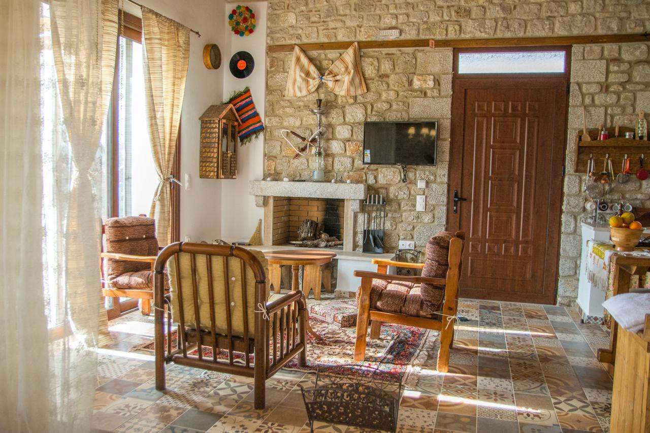 Vakantiehuis To Stolidi Tis Psinthou *